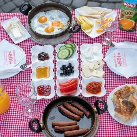 Saray Hotel Призрен Екстериор снимка