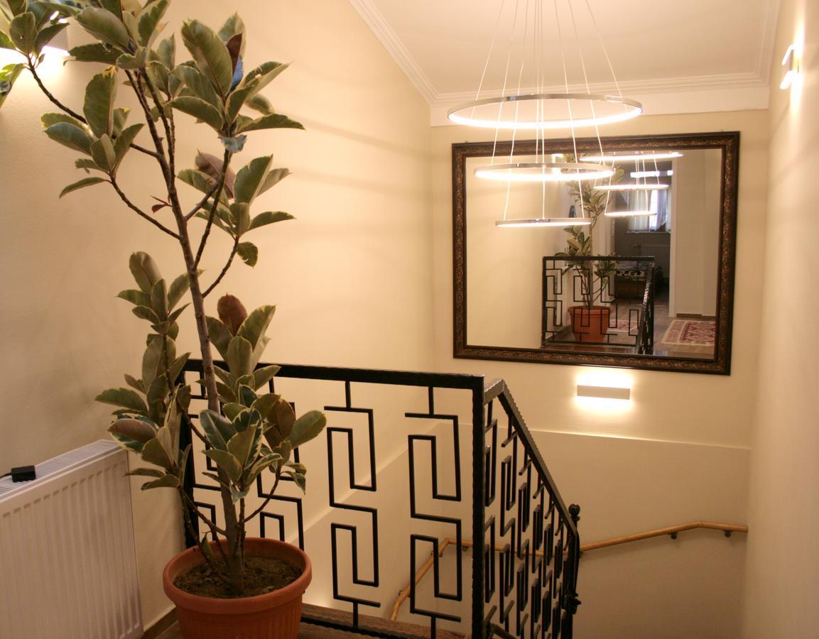 Saray Hotel Призрен Екстериор снимка