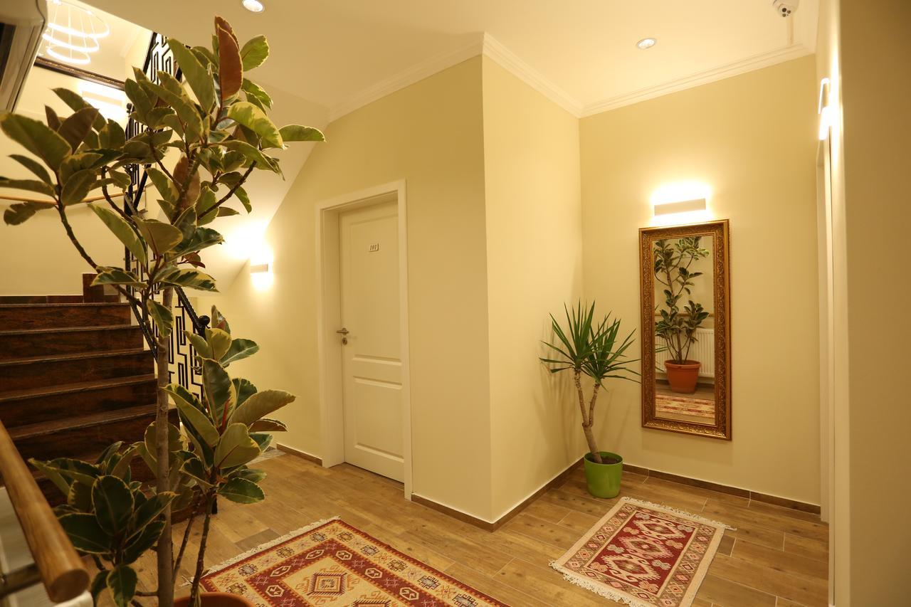 Saray Hotel Призрен Екстериор снимка