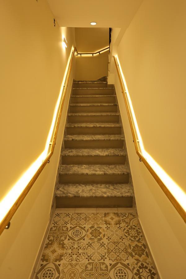 Saray Hotel Призрен Екстериор снимка