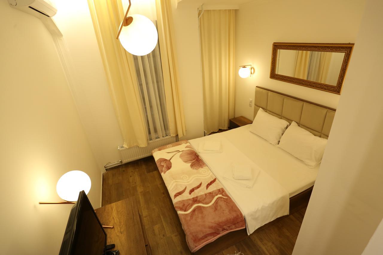 Saray Hotel Призрен Екстериор снимка