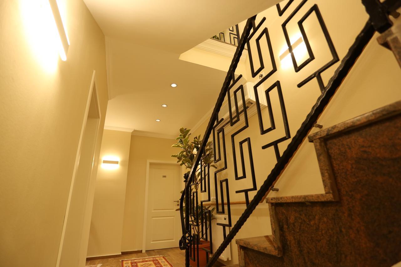 Saray Hotel Призрен Екстериор снимка