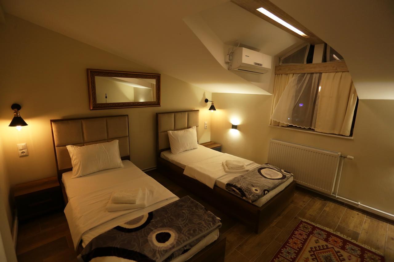 Saray Hotel Призрен Екстериор снимка