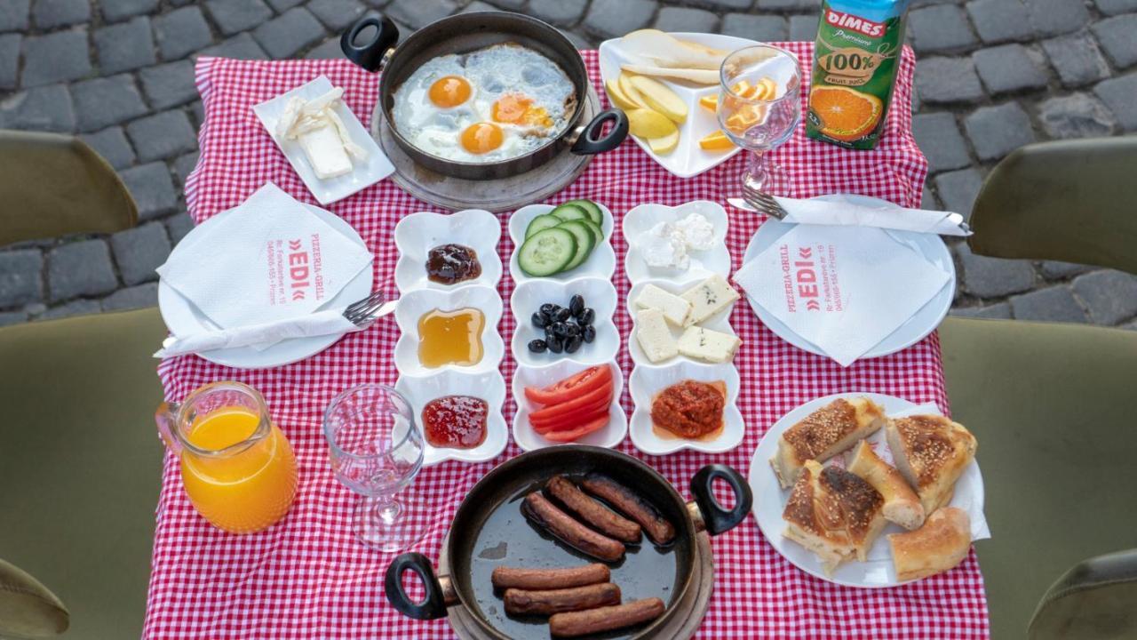 Saray Hotel Призрен Екстериор снимка